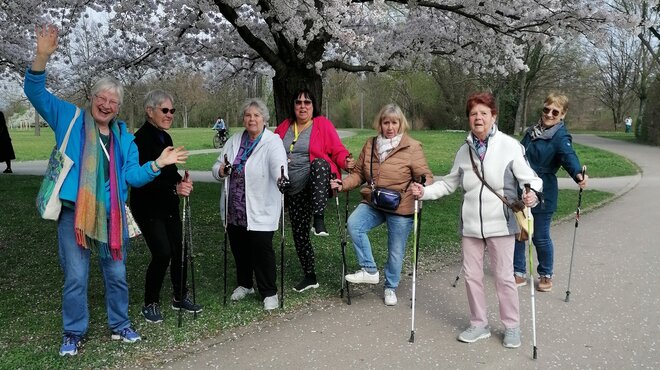 Beispiel zeigt Ältere Damen Gesund und fit 50+ in Freiburg-Weingarten.